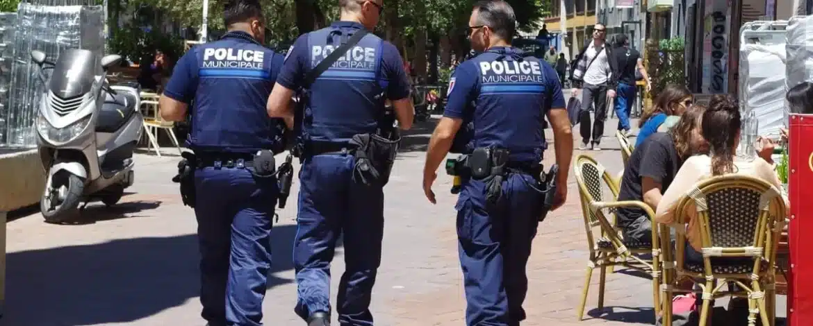 , S15E326 Policiers municipaux : les anges-gardiens de la banlieue